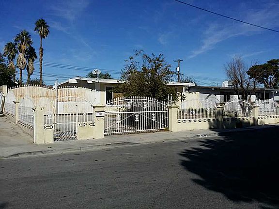 2nd image of 4286 Cloverdale Ave
