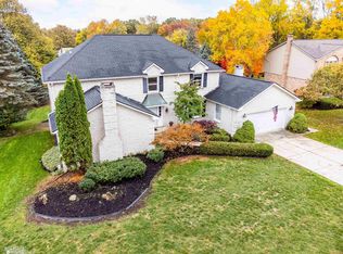 2837 Kilburn Ct, Rochester Hills, MI 48306