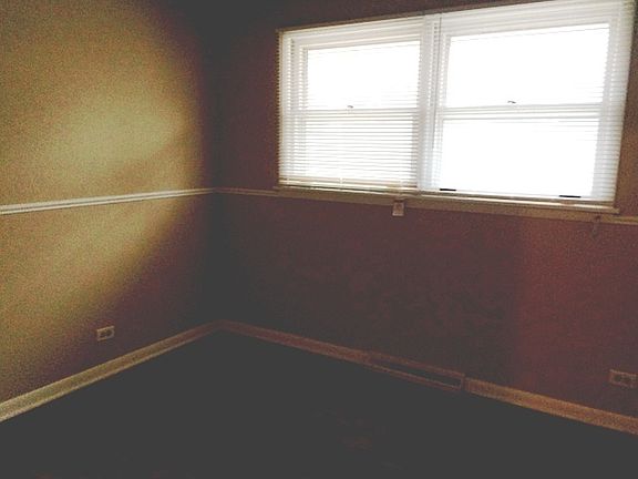 5th image of 250 E 170th Pl