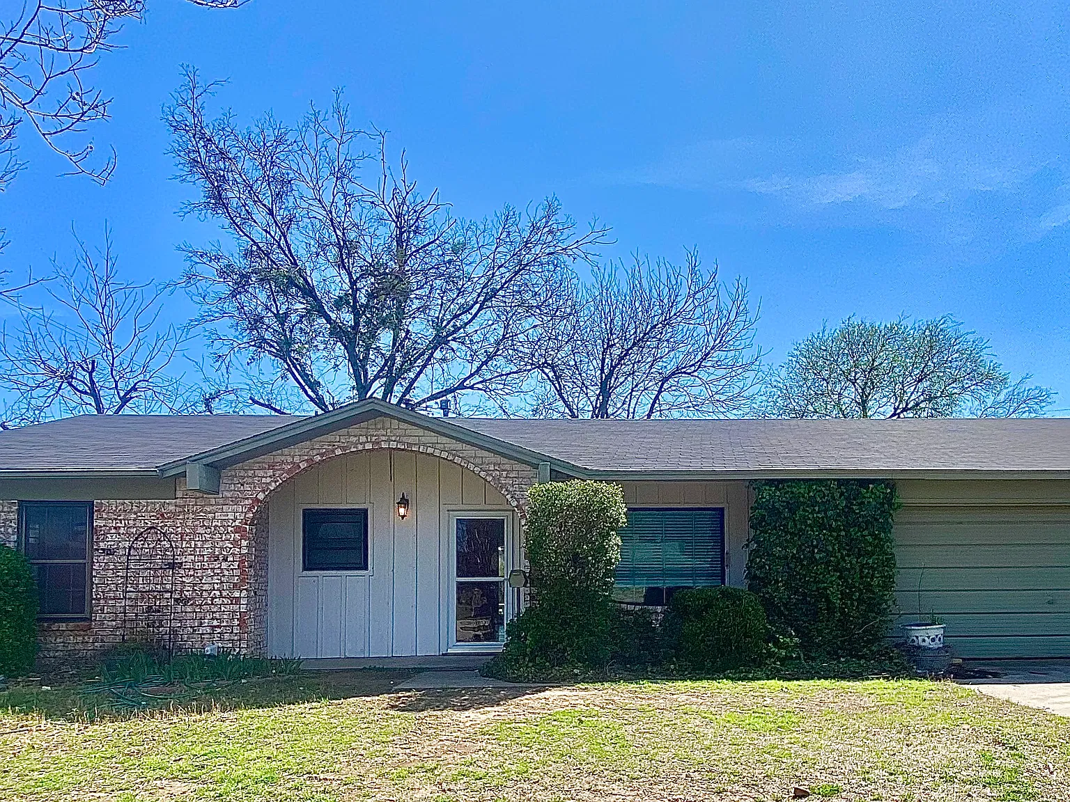 3 bed, 2.0 bath, 1502 sqft, $1,950 — Photo 1