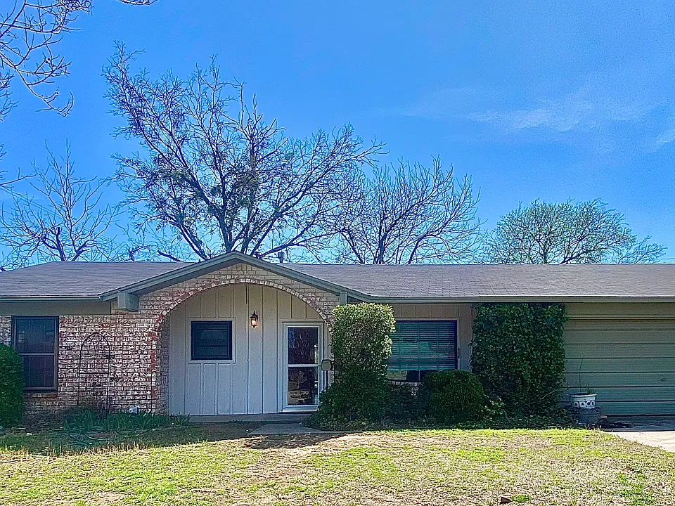 1101 Walters Dr