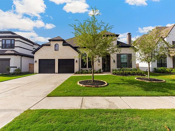 2nd image of 30735 Sunny Meadow Dr