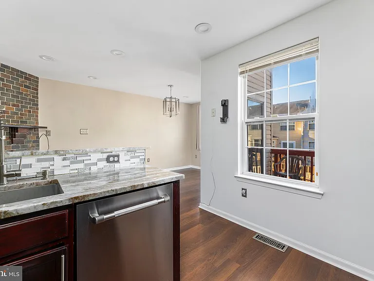 3343 Cape May Ct — Photo 19