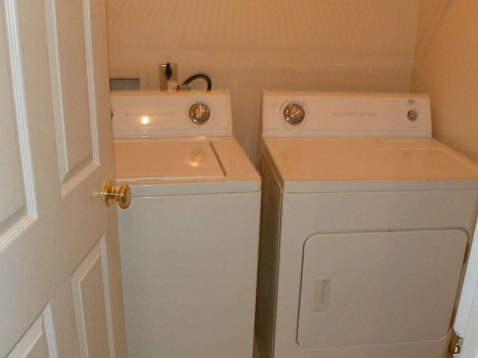 2nd image of 206 Tinsley Rd APT A