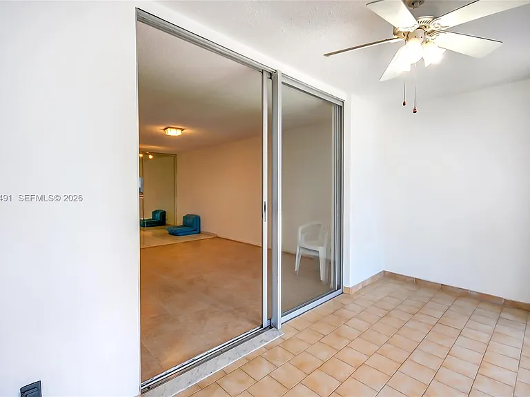 301 NE 14th Ave #702 — Photo 3