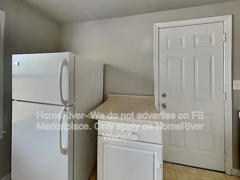 2329 W Sanson Ave — Photo 8