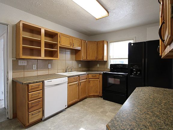 5th image of 629 W Prescott Ave