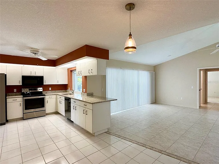 5024 Southern Pine Cir — Photo 5
