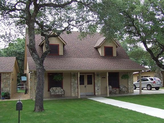 2nd image of 1013 Sierra Vista Dr