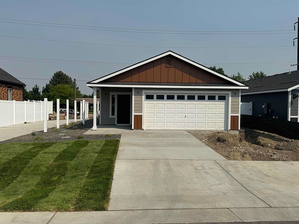 1st image of 1009 S Century Rd