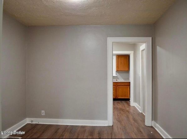 223 W Woodlawn Ave