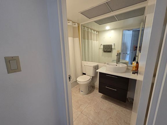 4th image of 250 174th St APT 1809