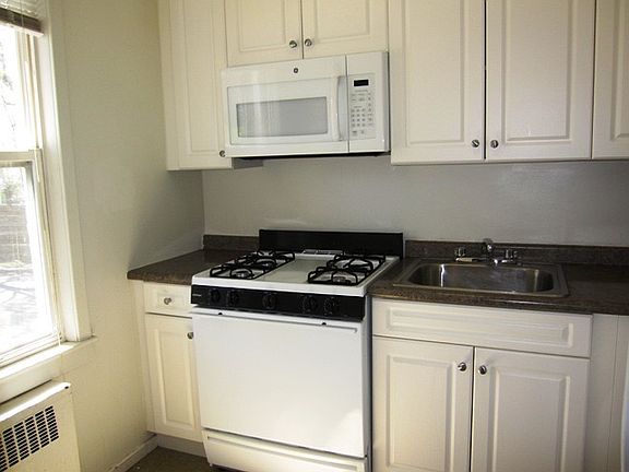 2nd image of 60 Beacon Hill Dr #3B3