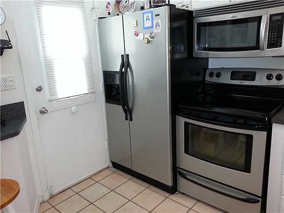 2nd image of 2930 Point East Dr #101