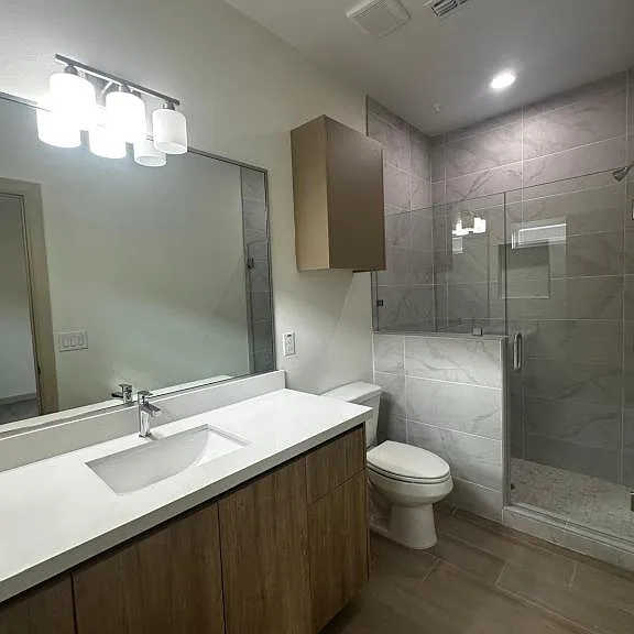 609 N Emerald Ave #2 — Photo 8