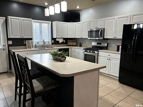 3rd image of 5303 Glencrie Dr