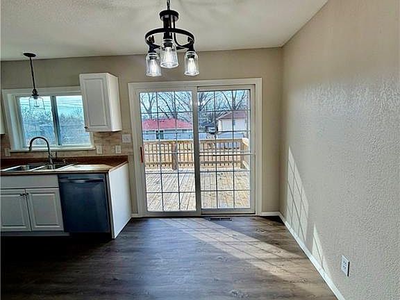 5th image of 11718 Freemont Ave