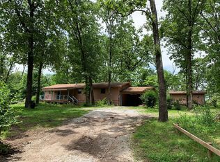 17800 Ridgeway Dr, Siloam Springs, AR 72761
