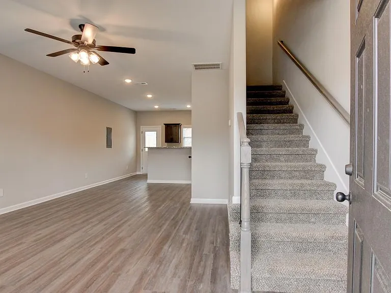 1115 Hillwood Dr — Photo 3
