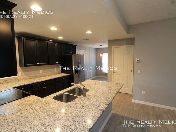 5th image of 940 Picasso Ave