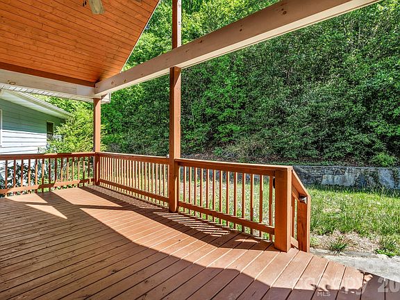 4th image of 125 Winding Ridge Rd