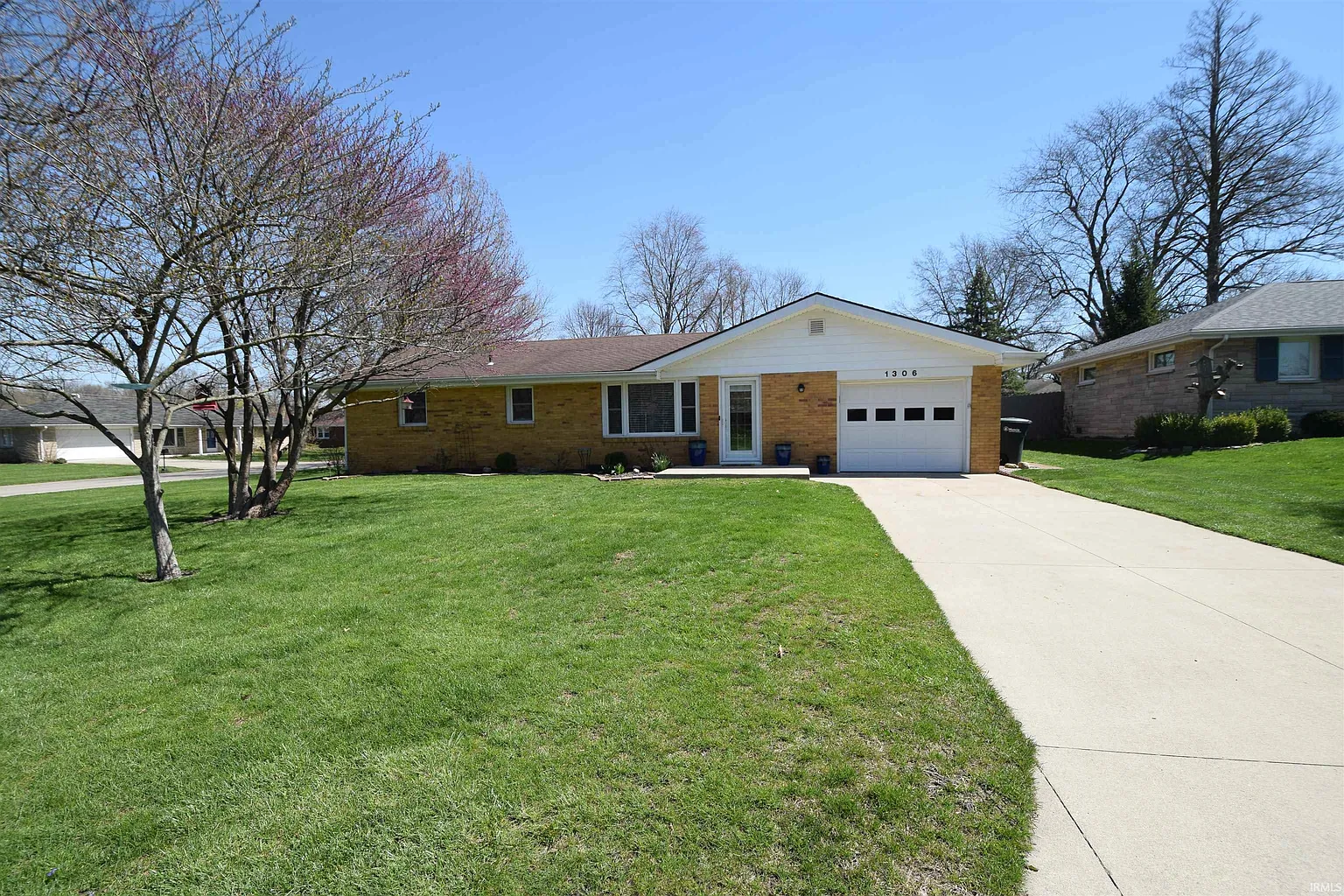 1306 N Forest Ave photo 1