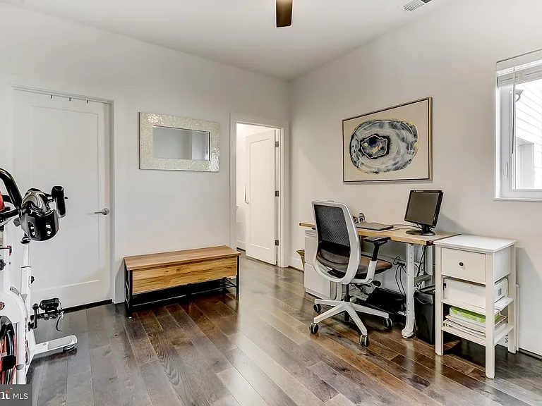 1244 Richardson St — Photo 34