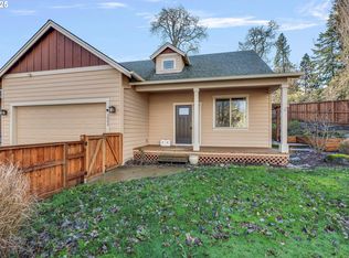 1002 Redtail Loop, Hood River, OR 97031