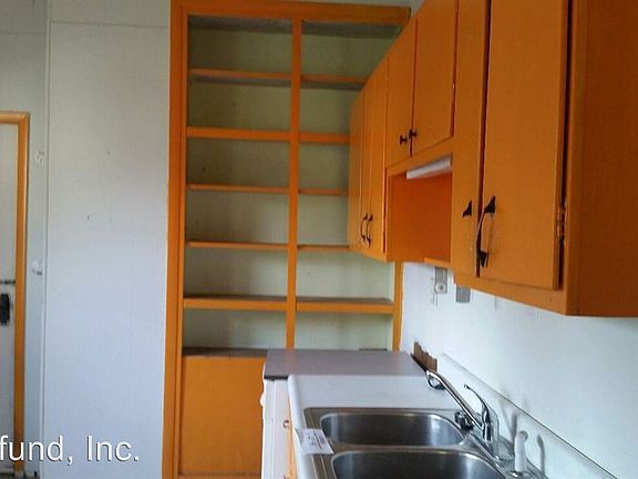 5th image of 420 S 4th St