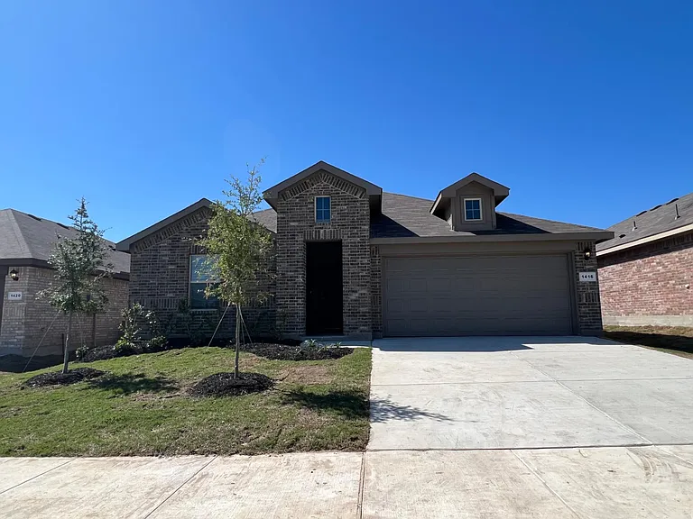 1416 Dillard Creek Dr — Photo 1