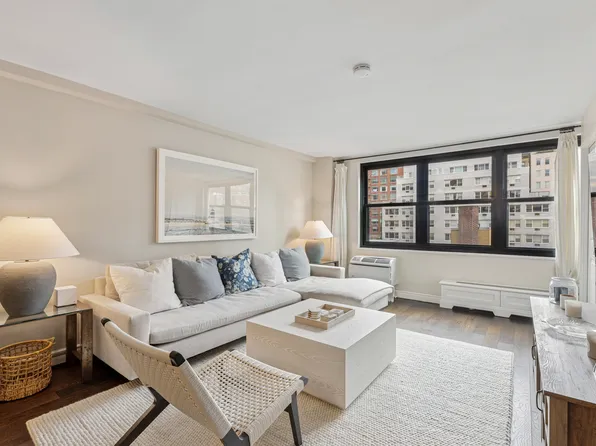315 East 70th Street 9A image 1 of 7