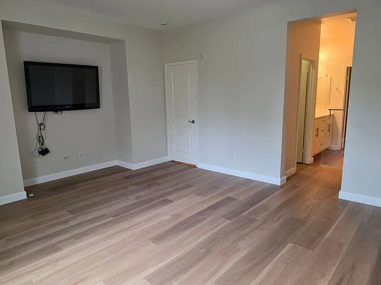 15236 Davenport St — Photo 31