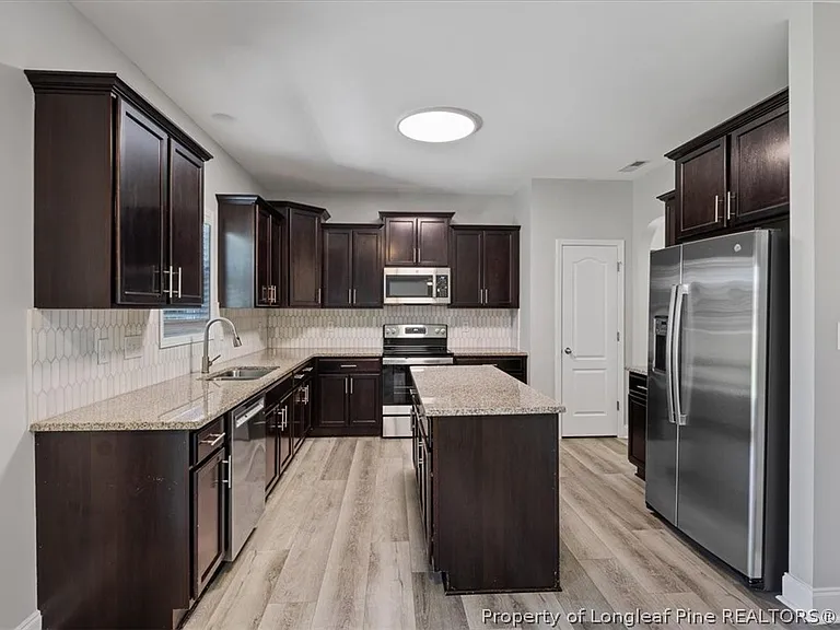 134 Huzzas Cir — Photo 7