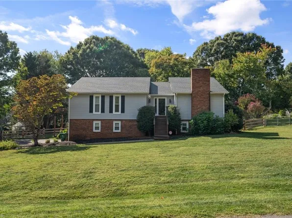 312 Heatherford Dr, Lewisville, NC 27023