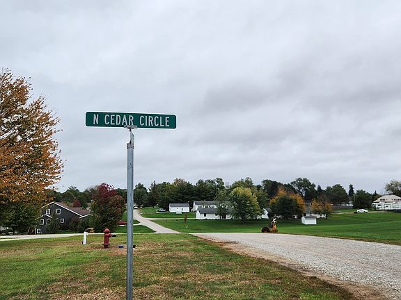 4th image of 102 N Cedar Cir