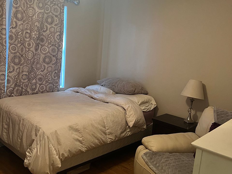 1st image of 711 Underwood Ave #0