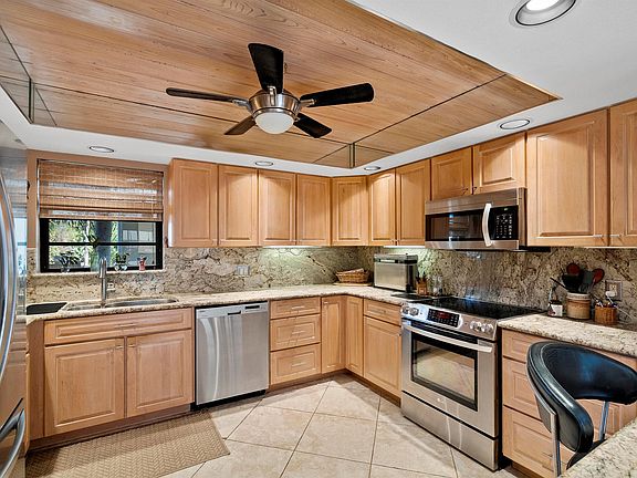 5th image of 415 NW North River Dr APT 201