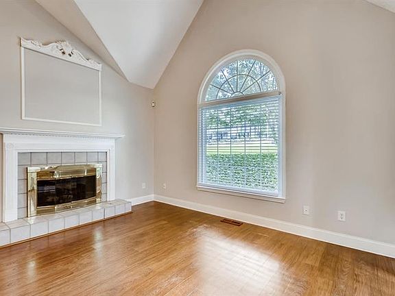 4th image of 6722 Pin Oak Dr