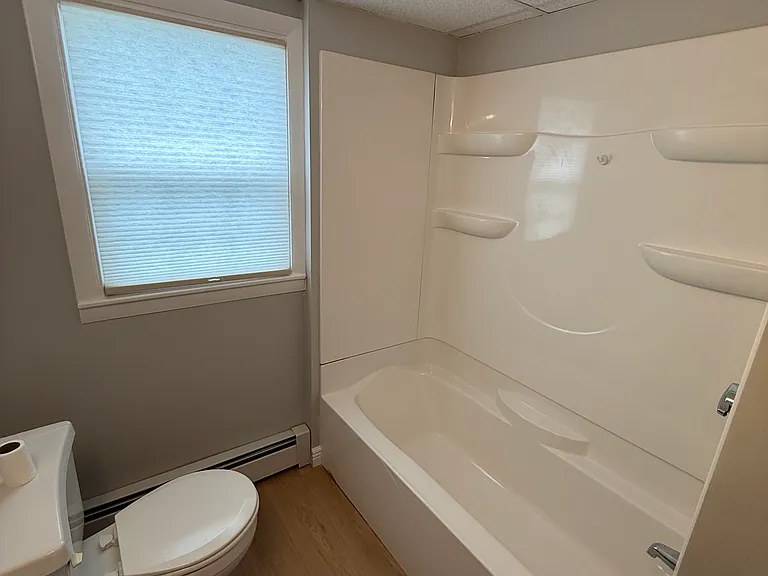 80 Airlie St #1L — Photo 9