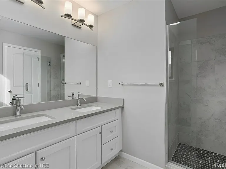 1507 W Fisher — Photo 17