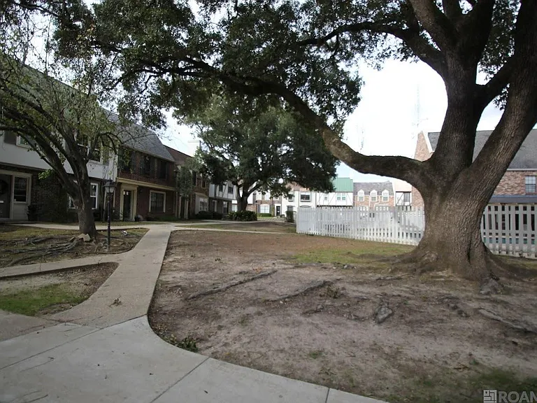 10111 Jefferson Hwy — Photo 21