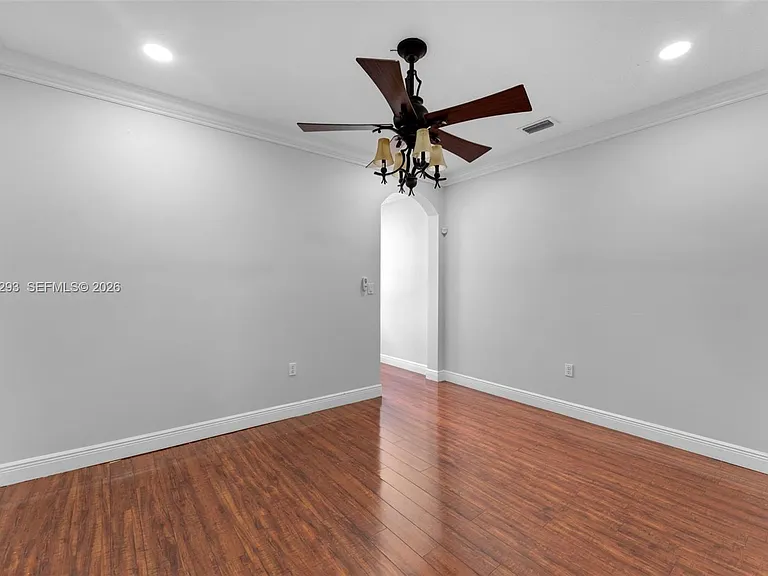 3906 NE 20th St — Photo 11