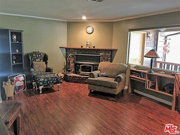 2nd image of 934 Mountain Ln