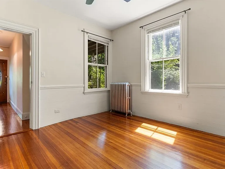 7 Burr St #1 — Photo 22