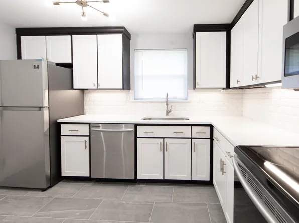 Sunset Rock Apartments