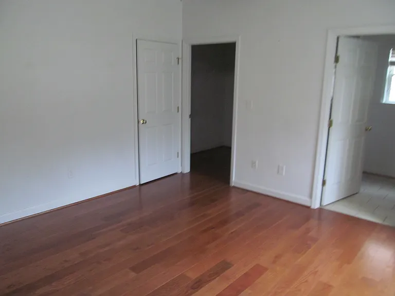 107 Berkley Ct #107 — Photo 8