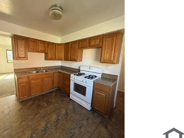 16224 Maplewood Ct, Maple Heights, OH 44137