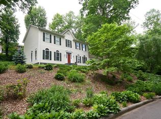 298 White Oak Cir, Franklin, NC 28734