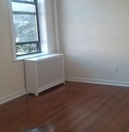 4th image of 8346 118th St APT 5E