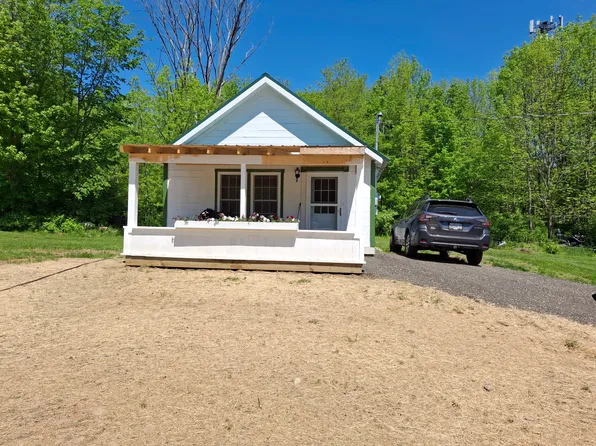 2 Trask Ln, Gardiner, ME